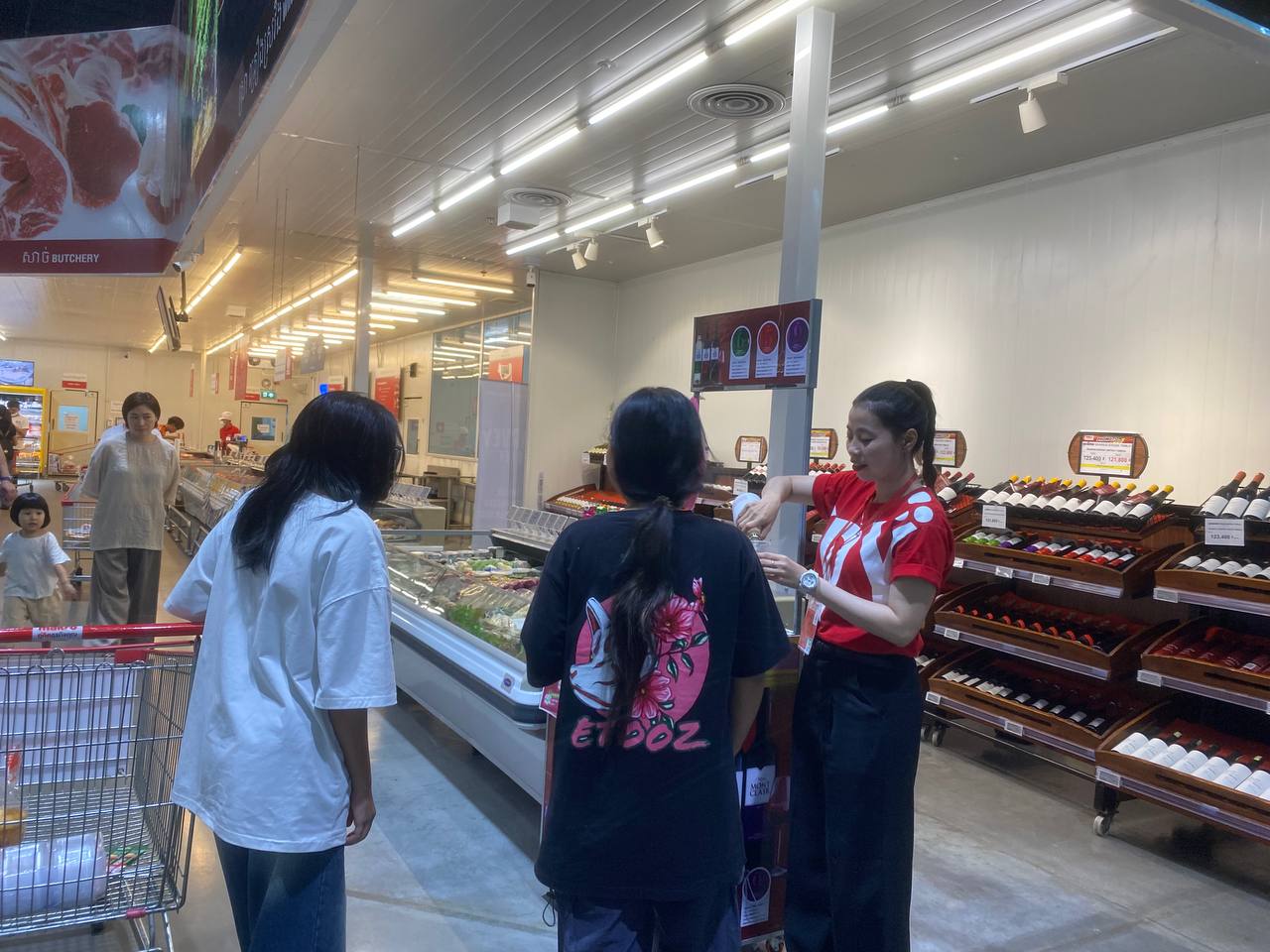 Experience SPY Sparkle: LIVE Testing at Makro on December 23 - Image 6